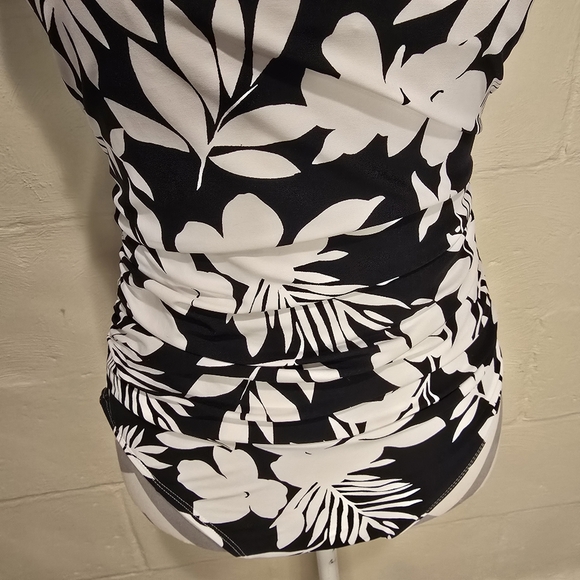 Lands' End Women's One-piece Swimsuit Size Medium Hawaiian Black White. - Picture 6 of 14